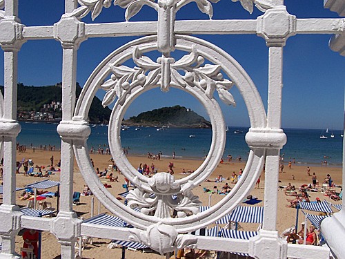 Pein&aacute;ndonos en Donosti